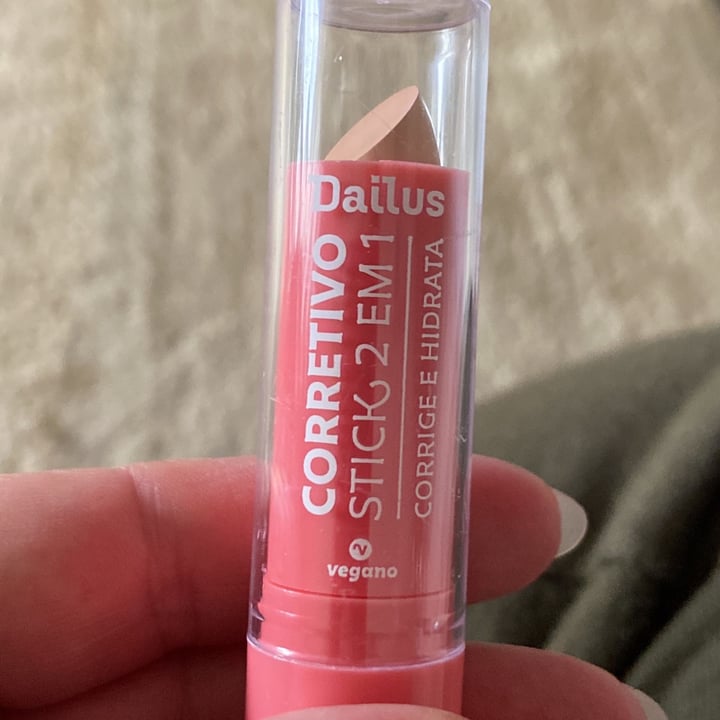 review photo of Dailus Corretivo Stick 2 em 1 shared by @vafc on 30 Apr 2022 - review