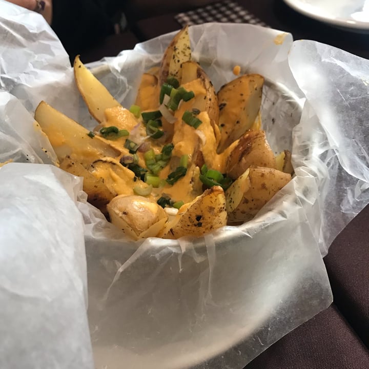 photo of El patio vegan Papas con cheddar shared by @lour11 on  22 Aug 2022 - review