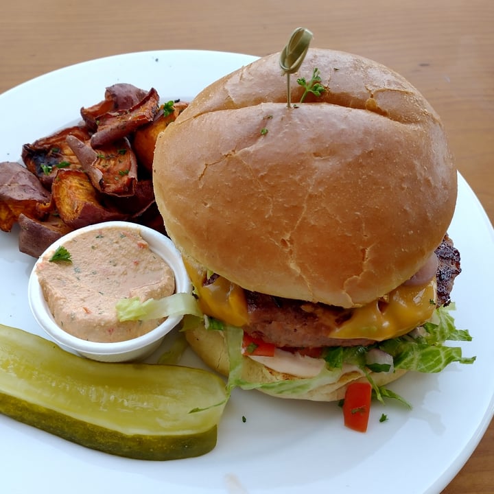 review photo of Pulse Cafe Tex Mex Burger shared by @ronnievegan1980 on 28 Jul 2022 - review