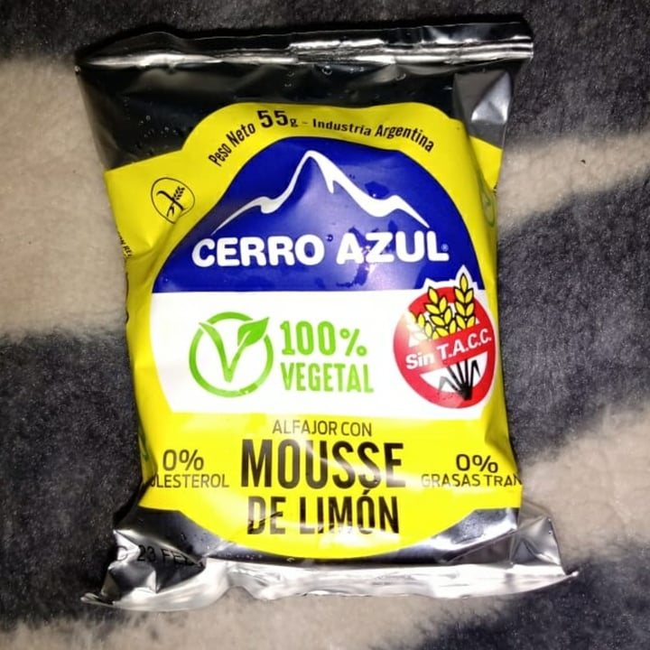 photo of Cerro Azul Alfajor con Mousse de Limón shared by @belveg on  09 Nov 2020 - review