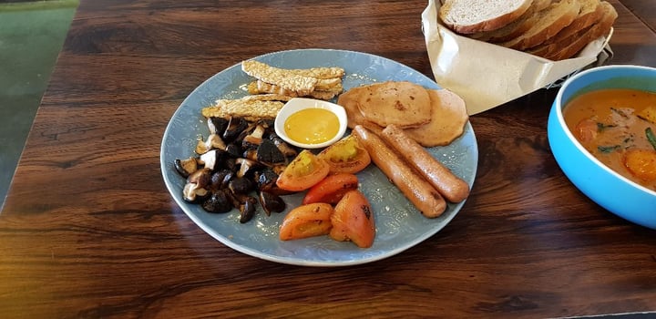 photo of vburg Cafe All Day Breakfast (5 items) shared by @dahuq95 on  30 Apr 2019 - review