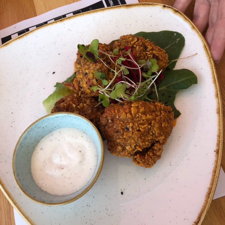 photo of Kaylee's Eatery Cauliflower Wings shared by @nikivisser on  12 Sep 2021 - review