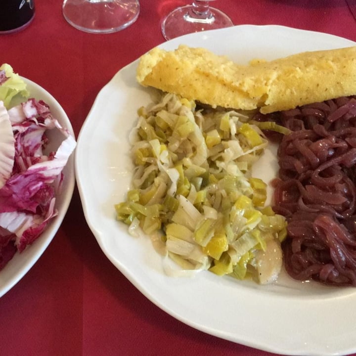 photo of Albergo Alpino secondo con insalatina cruda mista, polenta con crauti e cipolle stufate shared by @silviascanavacca on  14 Jul 2022 - review