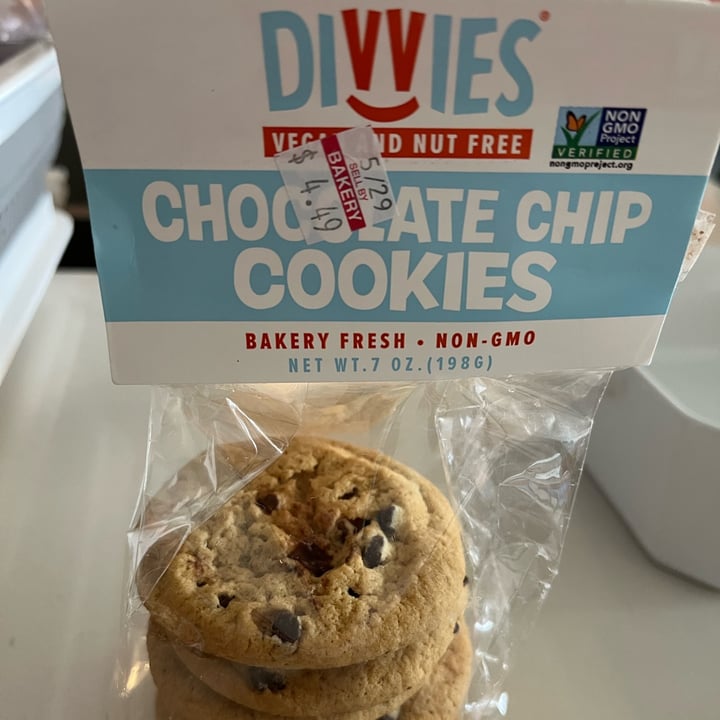 review photo of Divvies Divvies Chocolate Chip Cookies shared by @marianadgomes on 07 May 2022 - review