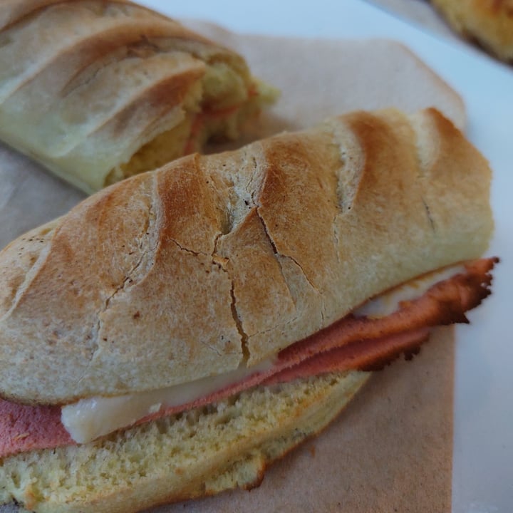 photo of Bioma plant based café Panini de jamón y queso shared by @ximo on  04 Dec 2020 - review