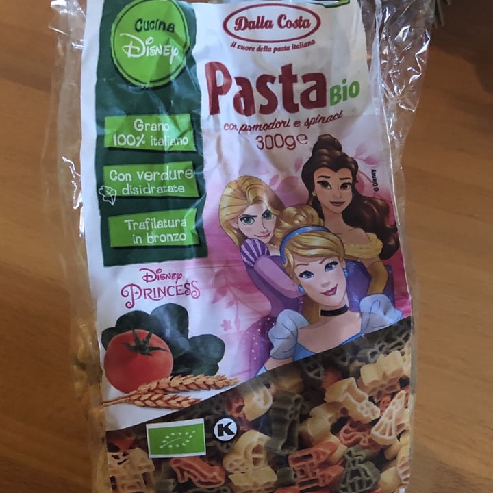 review photo of Dalla costa Pasta Bio con pomodori e spinaci Disney Princess shared by @vegmamy on 03 Dec 2021 - review