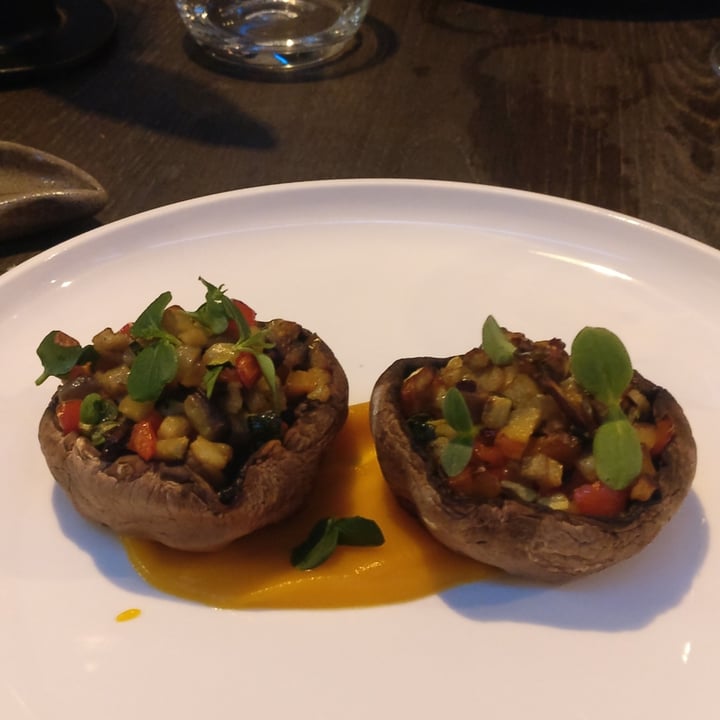 review photo of PETRAVIVA Funghi ripieni di caponatina shared by @lorella84 on 19 Nov 2022 - review
