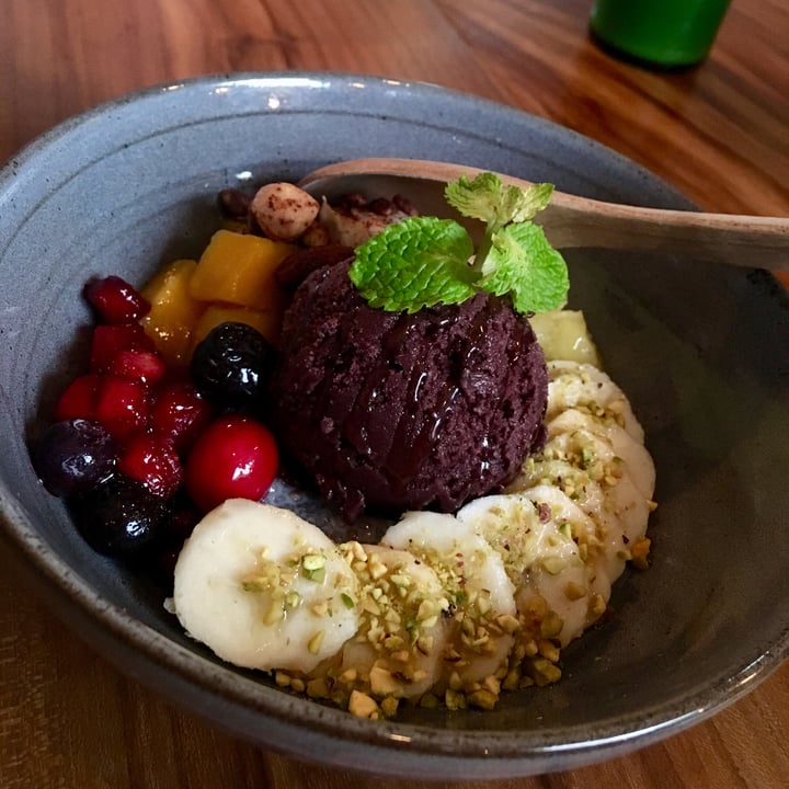 photo of Free the Robot Açaí and Chia Bowl shared by @rjp on  15 Jul 2018 - review