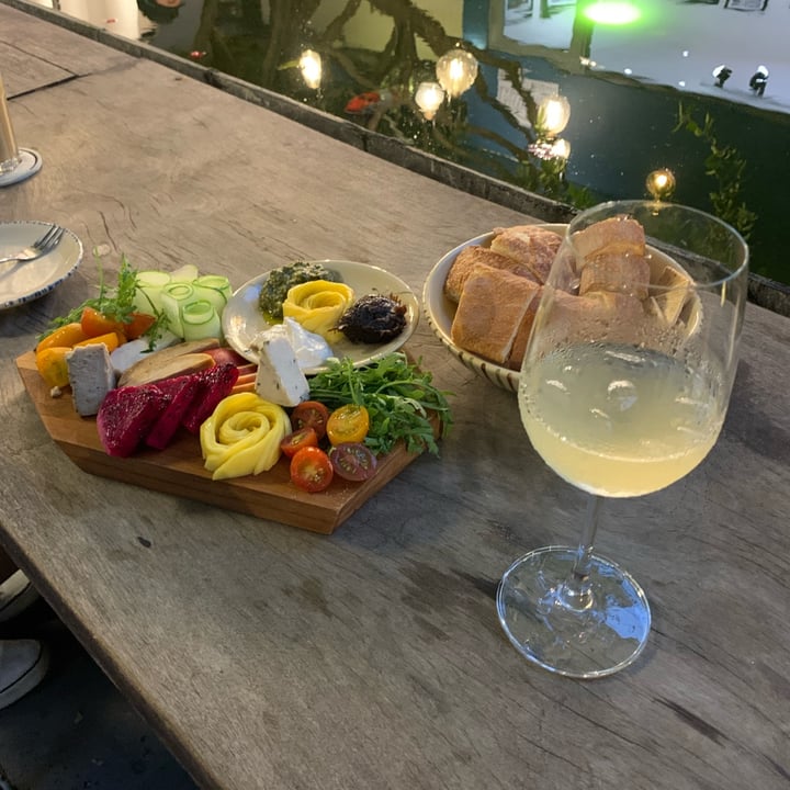 photo of Kashew Cheese Deli Cheese Board shared by @thecherryhoang on  13 Feb 2022 - review