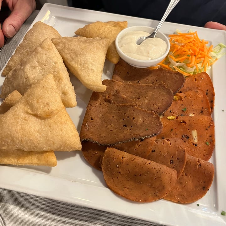 photo of Ristorante Vegano Biologico La Lanterna Gnocco Fritto Con Affettati Vegetali E Formaggio Cremoso Vegetale shared by @valeriamaselli on  08 May 2022 - review