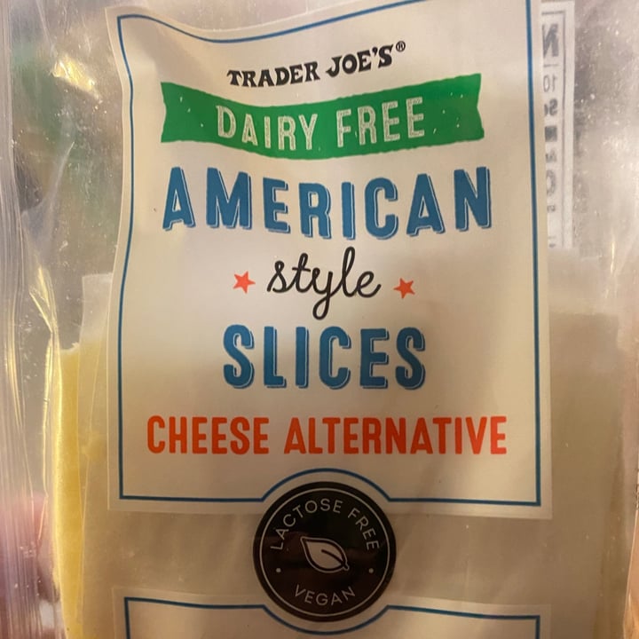 photo of Trader Joe's American Style Slices (non Dairy) shared by @bobbyosullivan on  27 Jun 2021 - review