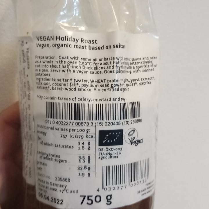 photo of Wheaty Vegan holiday roast shared by @anadmp on  20 Feb 2022 - review