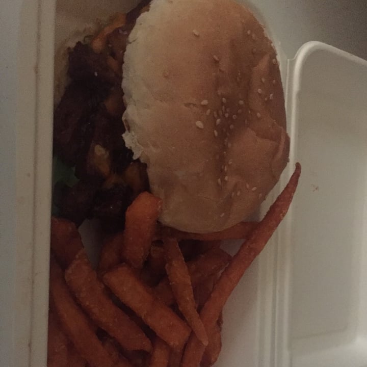 photo of Kaylee's Eatery BBQ Sticky Rib burger shared by @vibrantvegan on  01 Jun 2021 - review