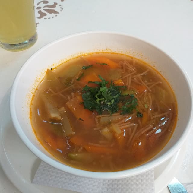 Foto do prato “Sopa española (verduras)”