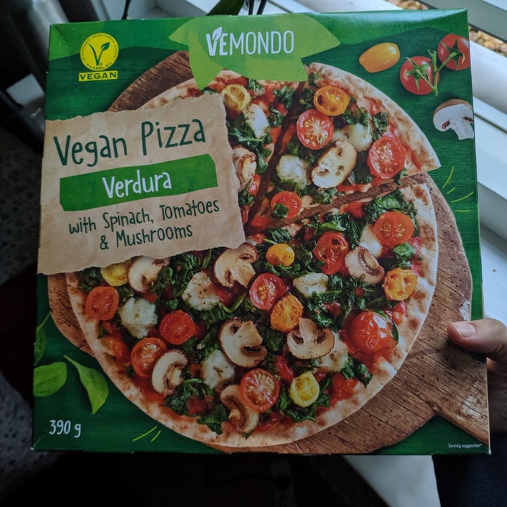 review photo of Vemondo Vegan pizza garden vegetable shared by @lauraarual on 13 Oct 2022 - review