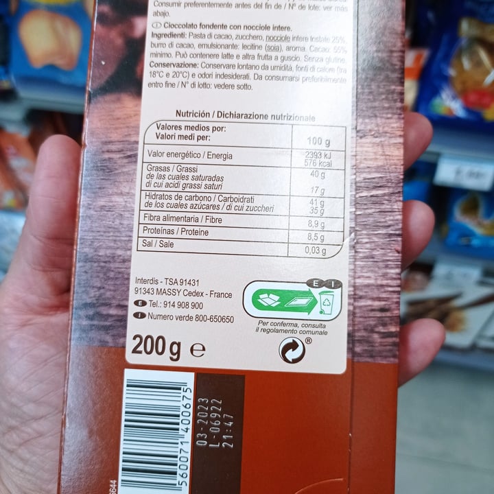 photo of Carrefour Extra chocolate com avelã shared by @vaniabarberan on  13 May 2022 - review