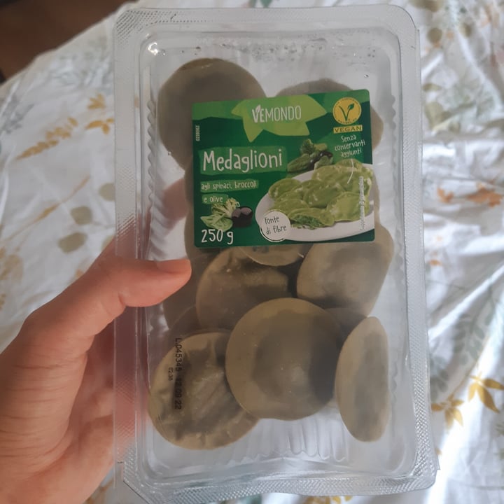 review photo of Vemondo Medaglioni Agli Spinaci, Broccoli E Olive shared by @lilychouchou on 22 Sep 2022 - review