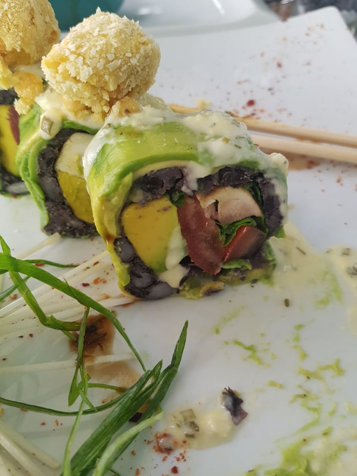 review photo of QUIMEY SUSHI FUSION & GLUTEN FREE Hummus vegano roll y arrollado vietnamita veg shared by @romiauna on 23 May 2019 - review