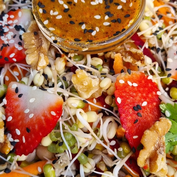 review photo of Super Juice Vegan Salad shared by @larsam on 09 Apr 2022 - review