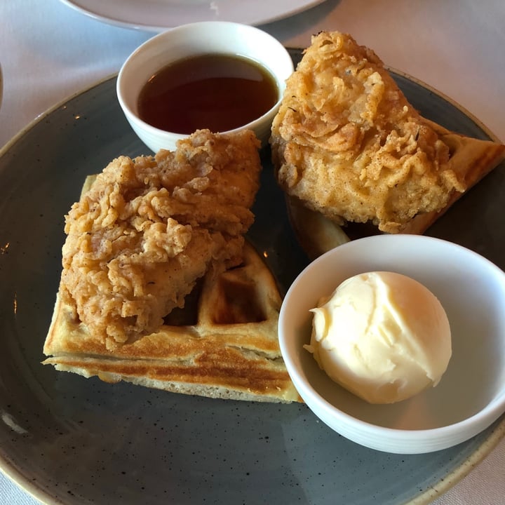 photo of Crossroads Kitchen Chicken and Waffles shared by @nicolealbritton on  04 Jun 2021 - review