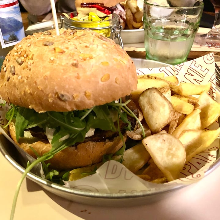 photo of Pane & Trita | Tavernerio Fake Burger shared by @sarahmv on  20 Oct 2022 - review