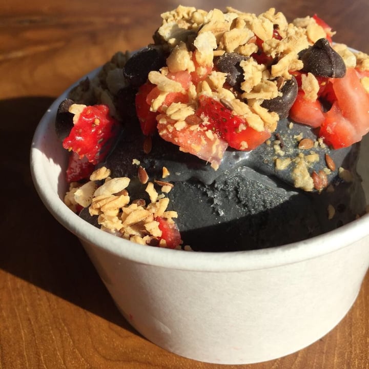 photo of Nekter Juice Bar Vanilla Charcoal Skoop Ice cream shared by @donoharm on  25 Sep 2018 - review