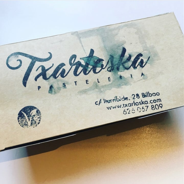photo of Txarloska Pastelería Vegana Carrot cake-Tarta De Zanahoria shared by @naivoncake on  26 Sep 2020 - review
