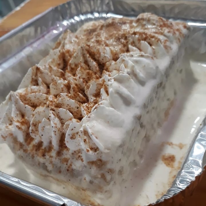 photo of The Plant Based Factory / SANA Tres leches vegano shared by @thanialtc on  12 Nov 2021 - review
