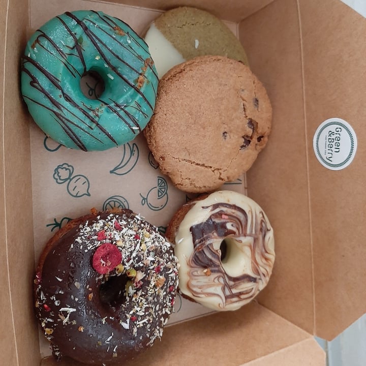 photo of Green & Berry Galleta de te macha & chocolate blanco shared by @alesegura on  13 Nov 2020 - review