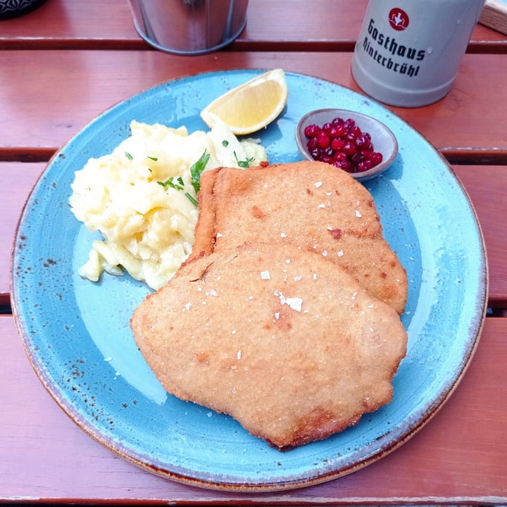 photo of Restaurant Gasthaus Hinterbrühl Veganes Viener Schnitzel shared by @pulezze on  10 Sep 2022 - review