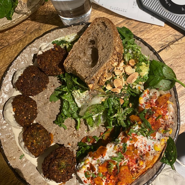 review photo of Honest Greens Tuset Falafel shared by @dmonteys on 21 Sep 2021 - review