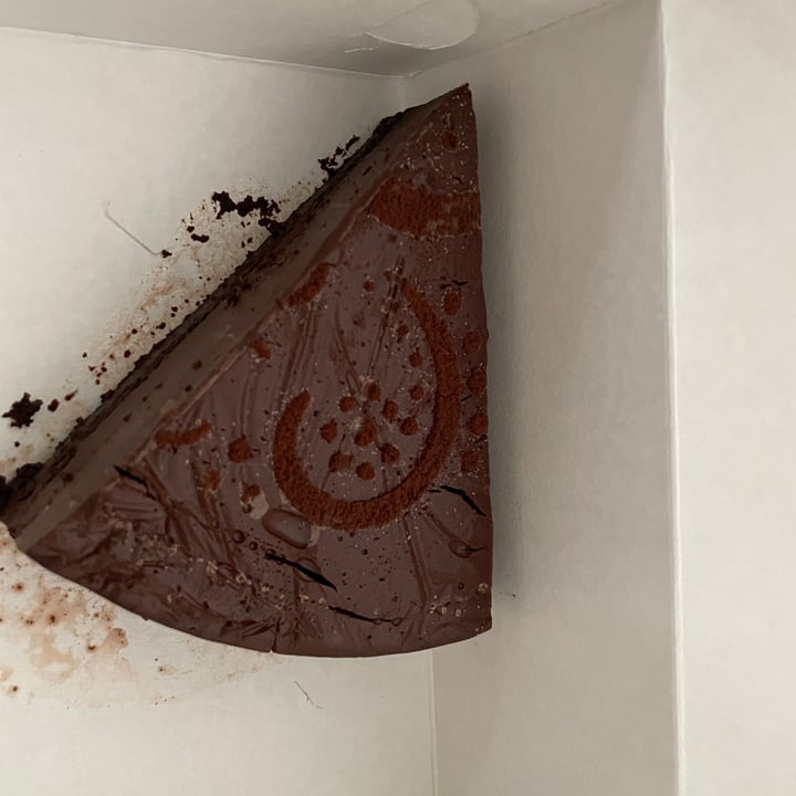 review photo of Jackson’s Real Food Market Bryanston chocolate mousse cake shared by @lor on 27 Apr 2022 - review