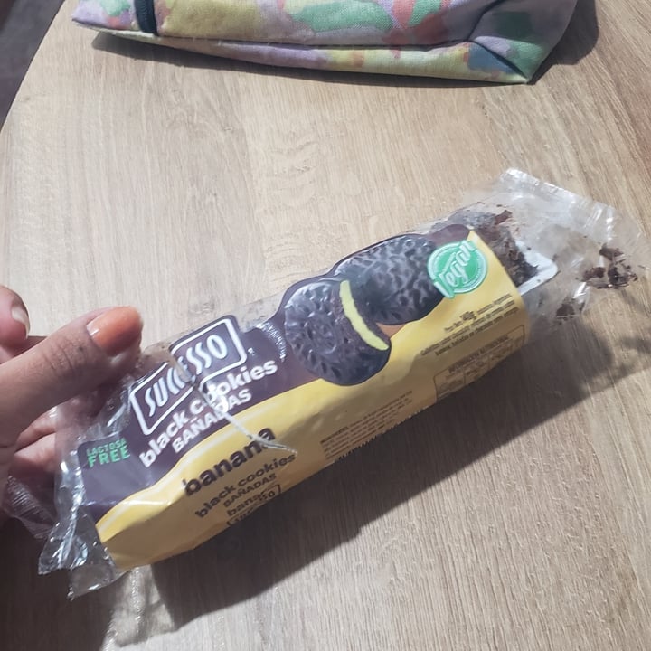 photo of Successo Black Cookies Bañadas en Chocolate Relleno de Banana shared by @errecaro on  18 Mar 2022 - review