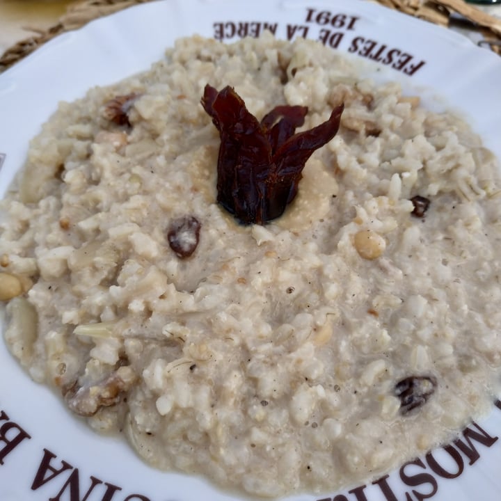 photo of Vegans N' Roses Arroz Con Nueces shared by @montseduran on  19 Jul 2021 - review