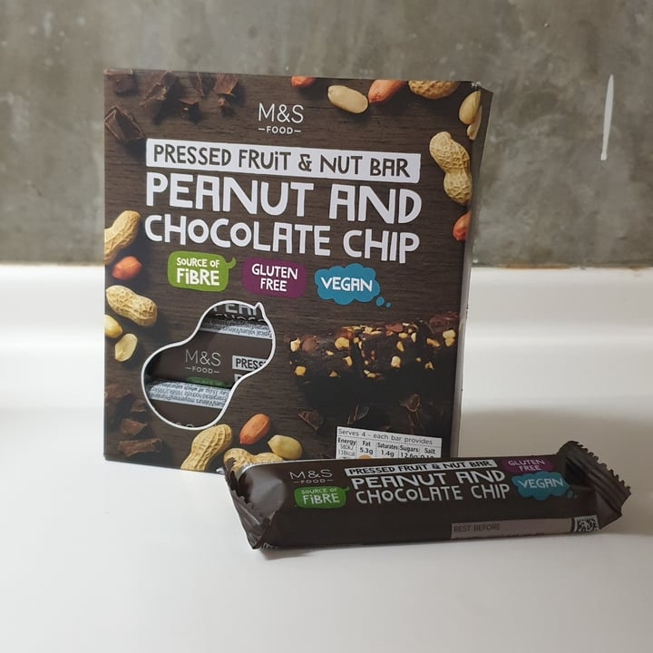 photo of Marks & Spencer Food (M&S) Peanut and chocolate chip pressed bar shared by @cytan21 on  04 Dec 2022 - review