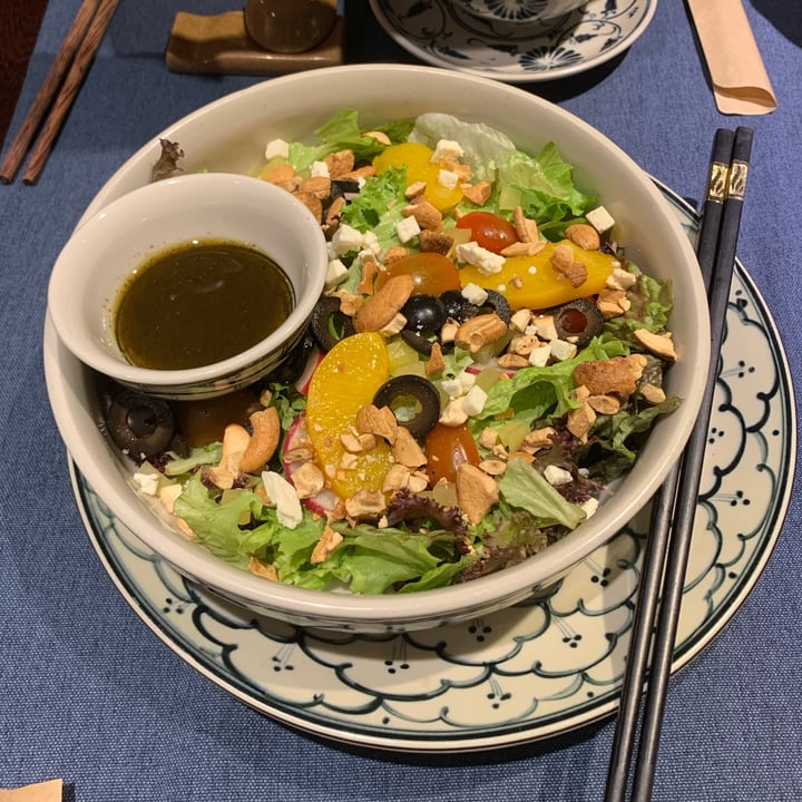 photo of Chay Garden Tropical pecan salad shared by @thecherryhoang on  26 Jan 2022 - review