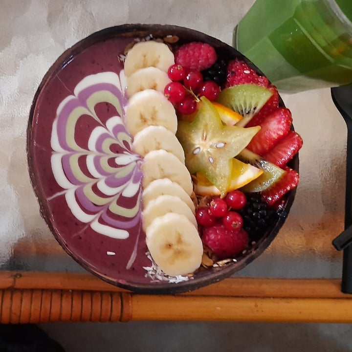 review photo of Rainbowls Amsterdam Violet Bowl shared by @annathebanana on 29 Aug 2020 - review