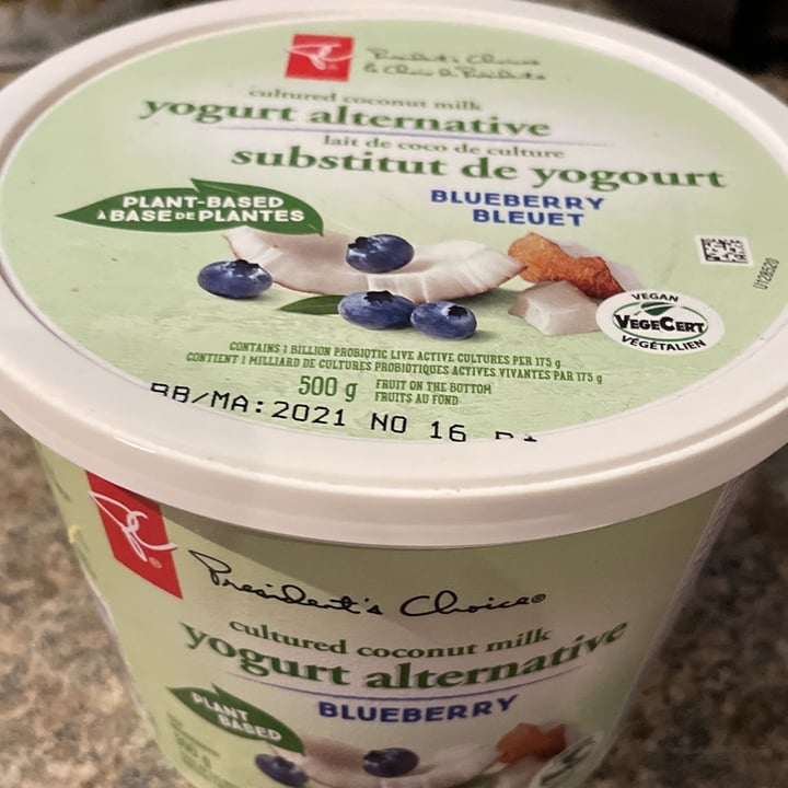 photo of President's Choice Cultured Coconut Milk Yogurt Alternative Blueberry shared by @dgomes on  02 Nov 2021 - review