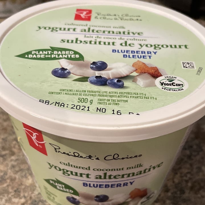 review photo of President's Choice Cultured Coconut Milk Yogurt Alternative Blueberry shared by @dgomes on 02 Nov 2021 - review