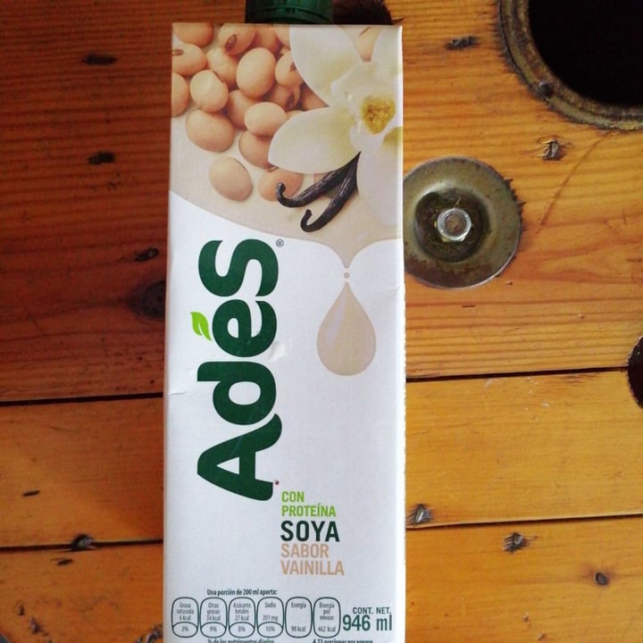 photo of Ades Leche de Almendra Sabor Vainilla shared by @livier on  18 Dec 2019 - review