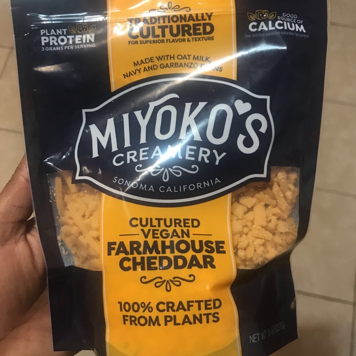 review photo of Miyoko's Creamery Cultured Vegan Farmhouse Cheddar Slices shared by @vegan4furlife on 20 Apr 2020 - review