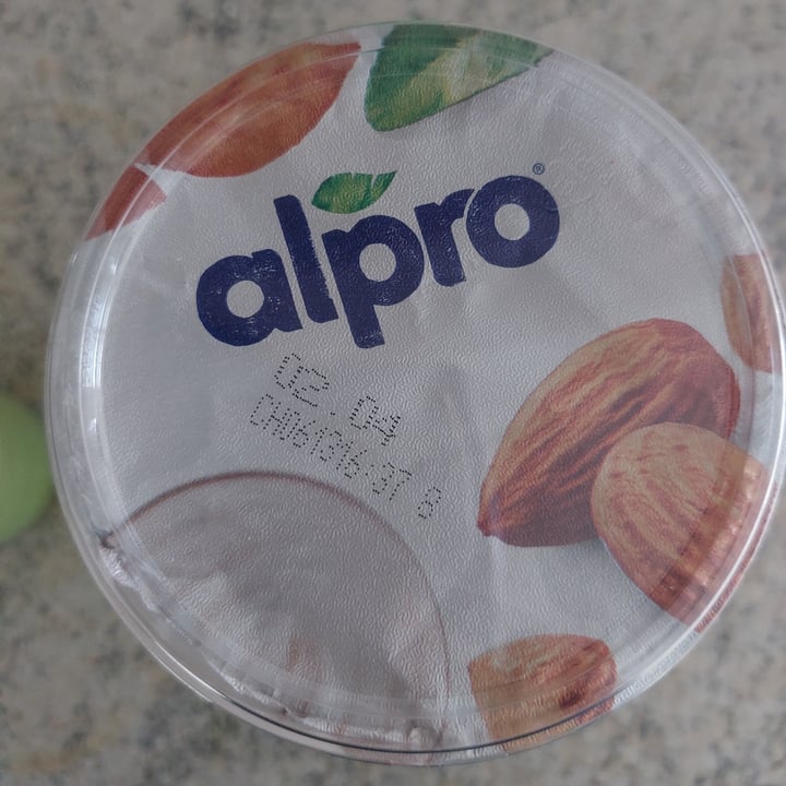 photo of Alpro Alpro yogurt Almond shared by @erikasflowers on  01 Apr 2022 - review