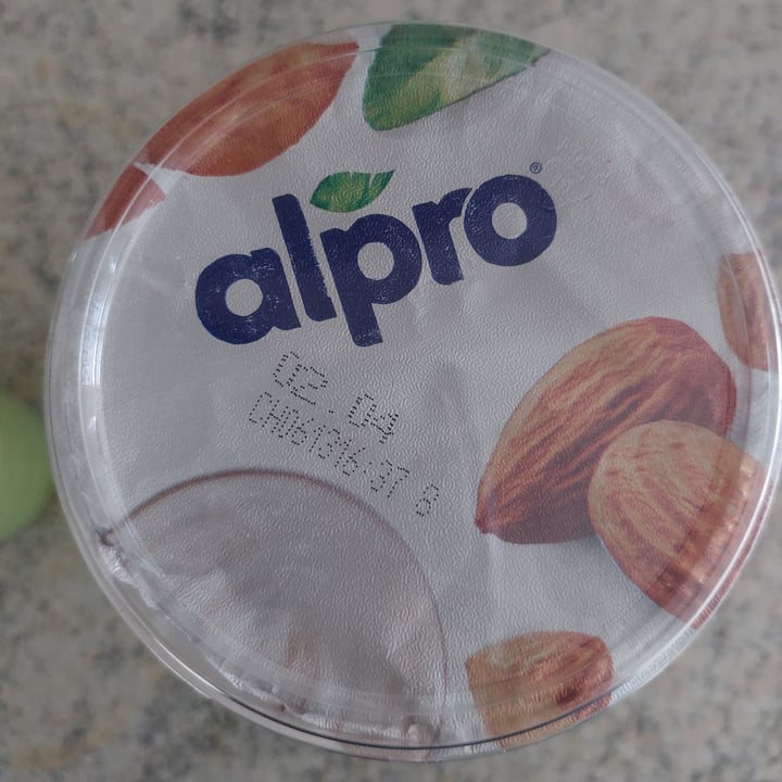 photo of Alpro Alpro yogurt Almond (Natural) shared by @erikasflowers on  01 Apr 2022 - review