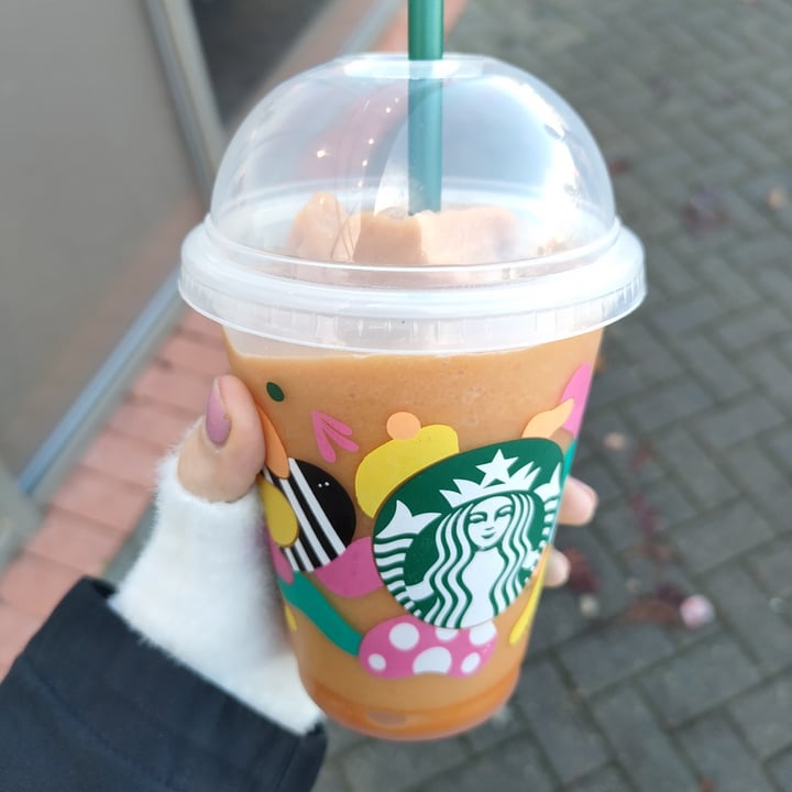 photo of Starbucks pumpkin spice frappuccino Blended Beverage shared by @sugarrrbunniii on  17 Oct 2022 - review