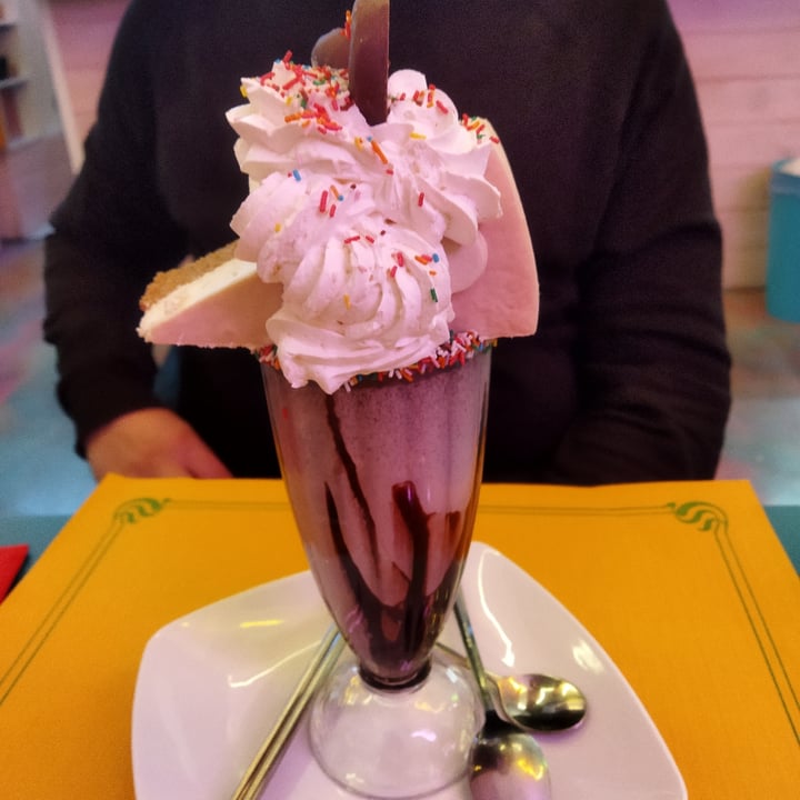 review photo of Freedom Cakes Freak shake shared by @veganbeibi on 30 Jan 2022 - review
