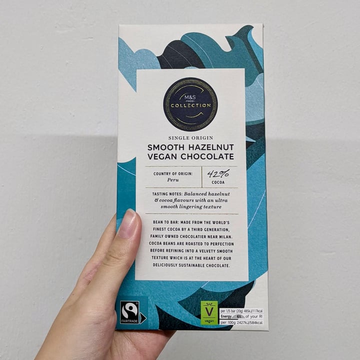 photo of Marks & Spencer Food (M&S) Smooth Hazelnut Vegan Chocolate shared by @xinru-t on  16 Sep 2022 - review