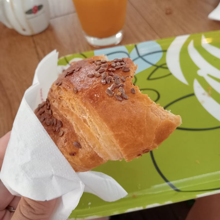 review photo of Il Fornaio Brioche con marmellata di more shared by @valentinaf on 18 Aug 2022 - review