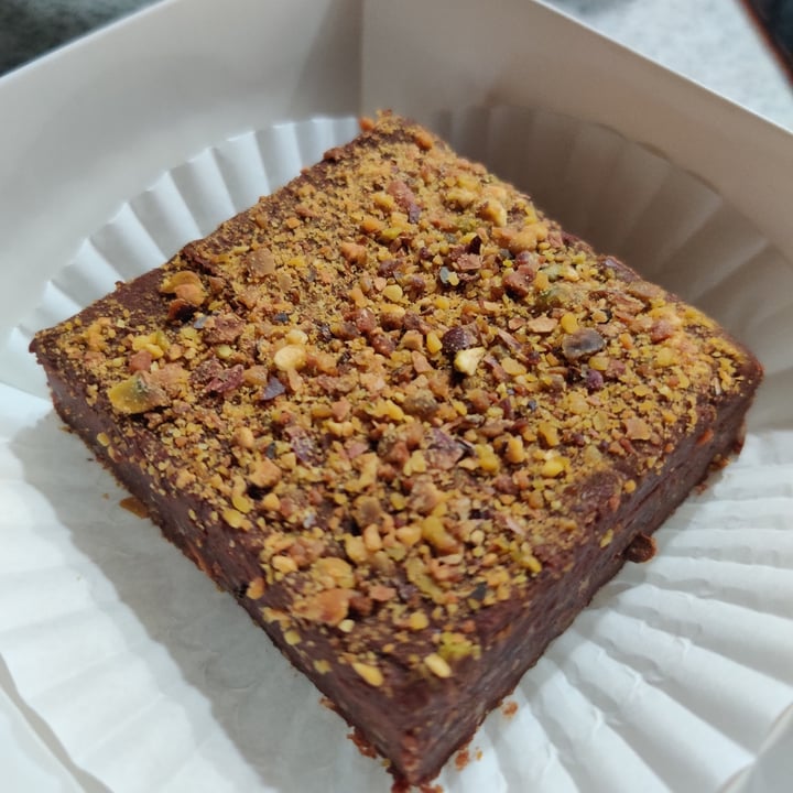 photo of Lilac Oak Very Fudgy Raw Brownie shared by @fourdollars on  12 Nov 2021 - review