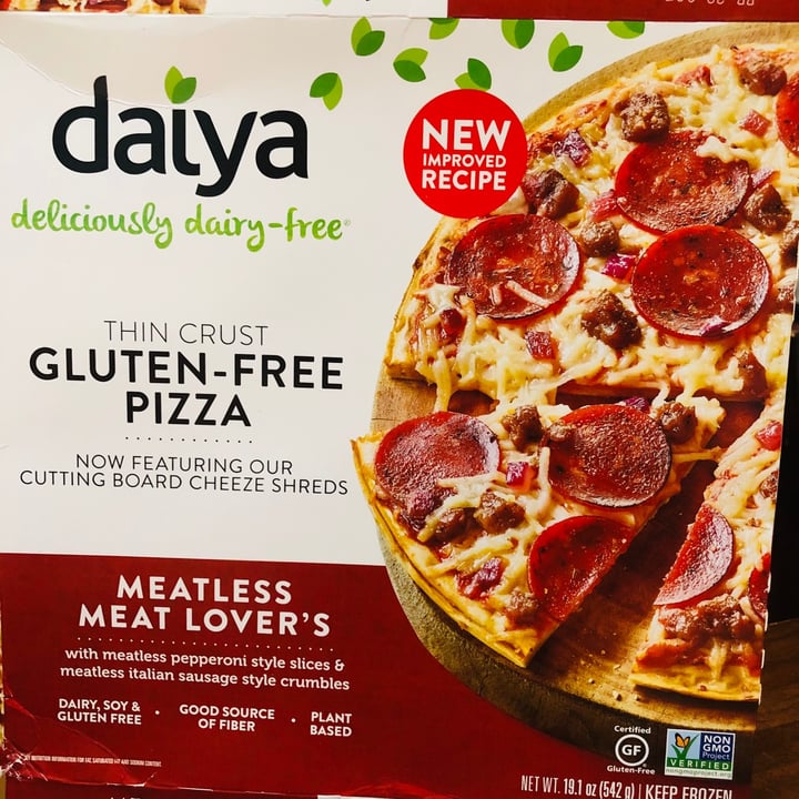 photo of Daiya Meatless Meat Lover’s Pizza shared by @veganessa- on  20 Nov 2020 - review