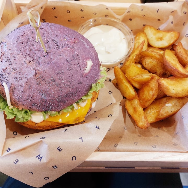 photo of Flower Burger Cherry Bomb shared by @mikiko on  23 Nov 2021 - review